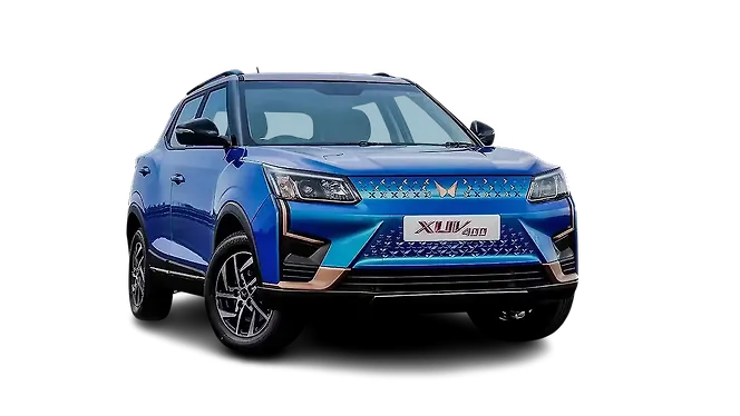 महिंद्रा XUV400 ठीक सामने तीन चौथाई