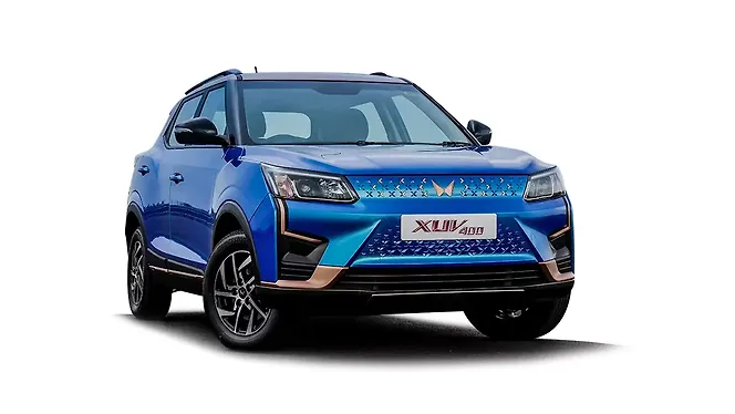 महिंद्रा xuv400 ठीक सामने तीन चौथाई