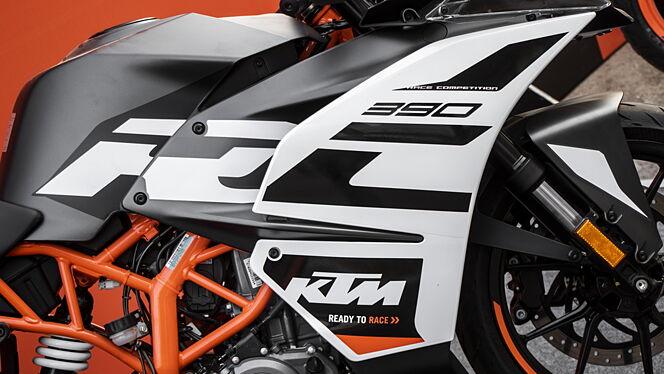 ktm rc 390 black and white colour