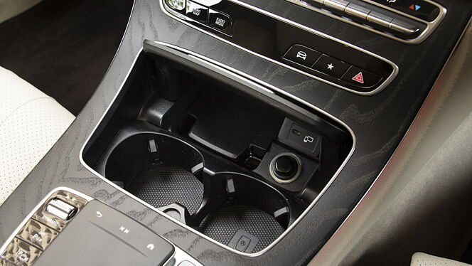 E-Class Cup Holders Image, E-Class Photos in India - CarWale