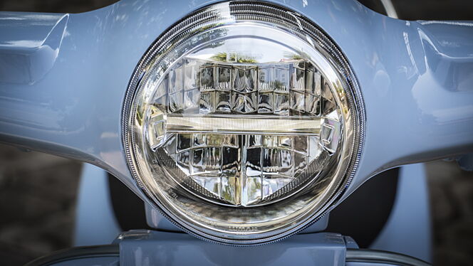 Vespa VXL 150 Head Light