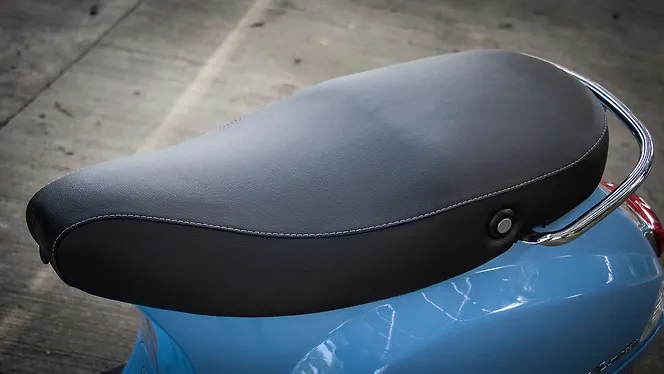 Vespa VXL 150 Seat