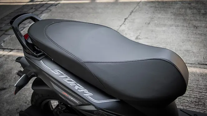 Aprilia Storm 125 Seat