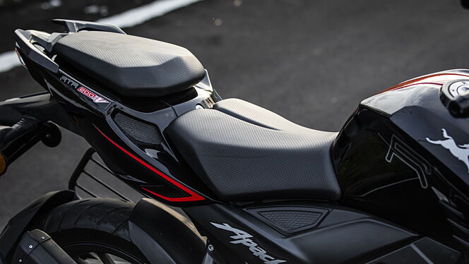 TVS Apache RTR 200 4V Split Seat