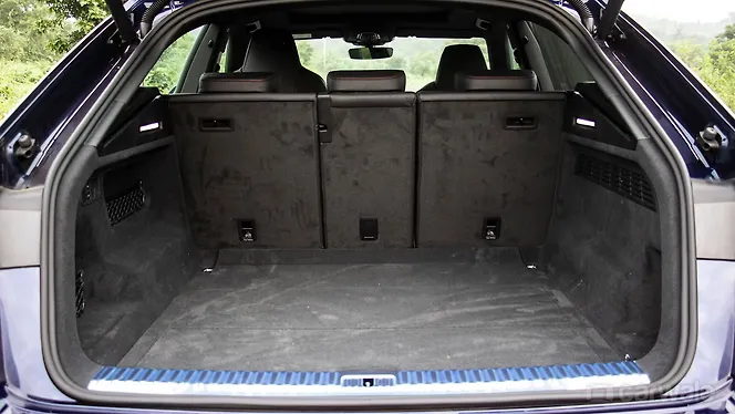 Audi RS Q8 [2020-2025] Bootspace