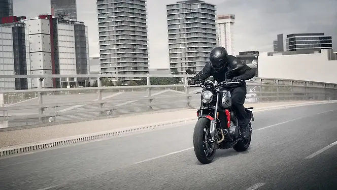 Triumph Trident: Image Gallery - BikeWale
