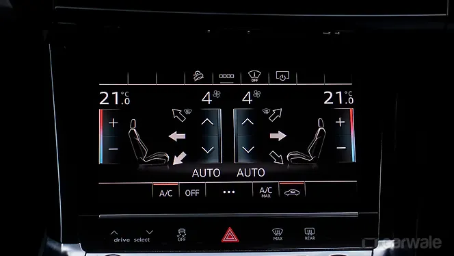 Audi e-tron Dashboard