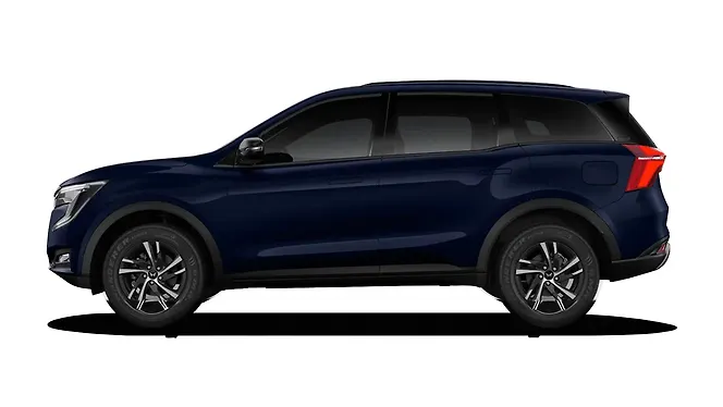 Mahindra XUV700 AX5 2WD Petrol 2.0L Turbo Manual 7 STR