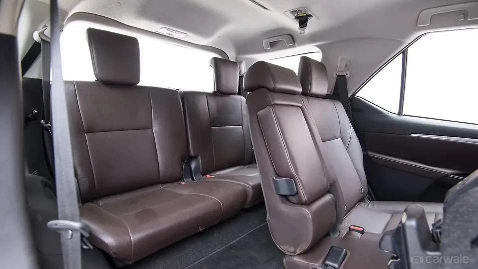 Toyota Fortuner Interior Image, Toyota Fortuner Photo - CarWale